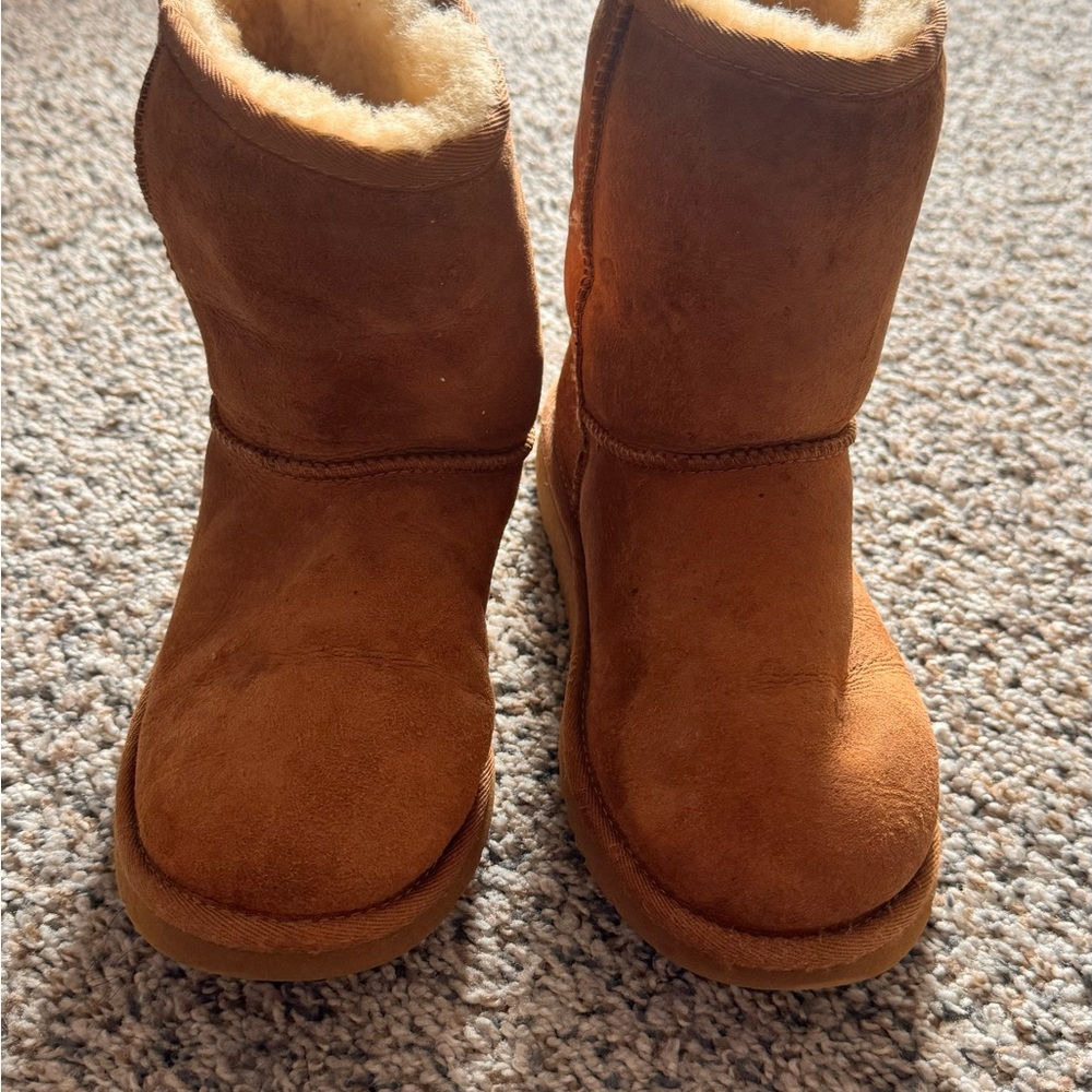 Ugg Boots kids size 5 women size 7